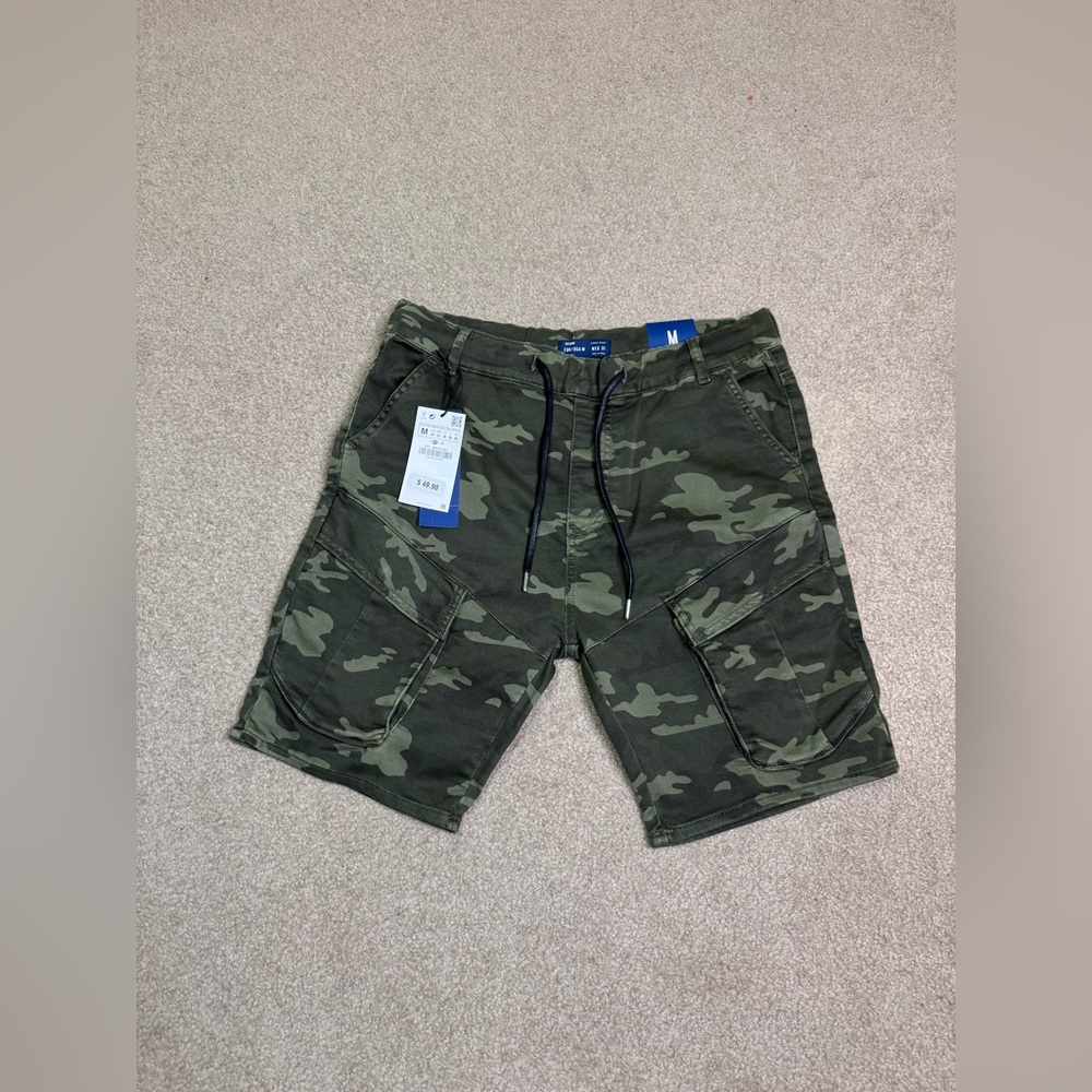 Zara Man Camouflage Cargo Shorts
